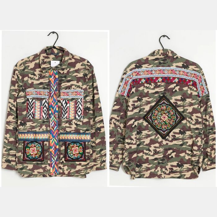 Камуфляжна куртка з вишивкою