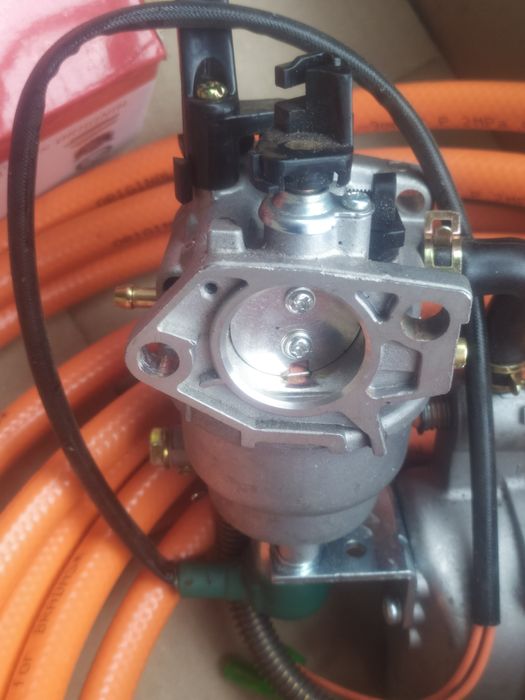 Продам газовый карбюратор генератора