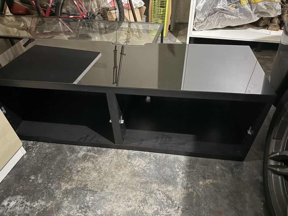 Movel tv ikea com vidro