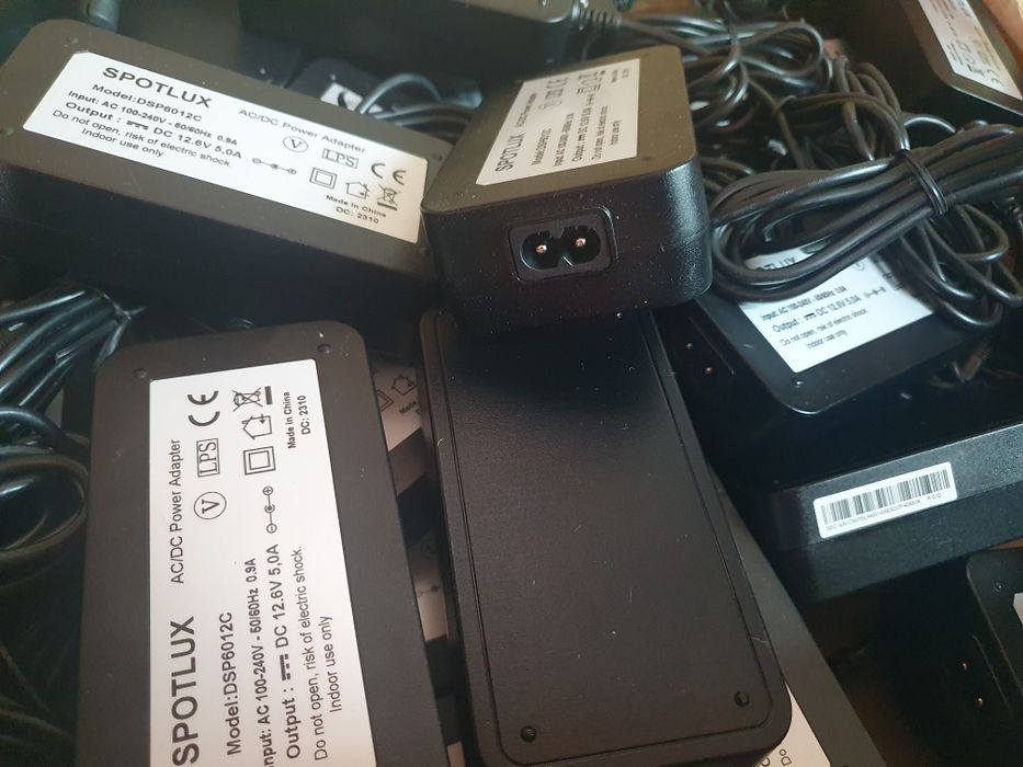Зарядка зарядное блок питания живлення для АКБ 12.6в/5а 60w SPOTLUX