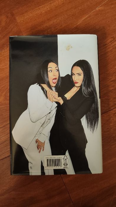 Imcomparable - Bree & Nicky Bella64751802753410121
