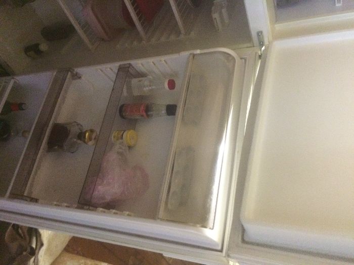 Холодильник ZANUSSI двухкамерный маленький..