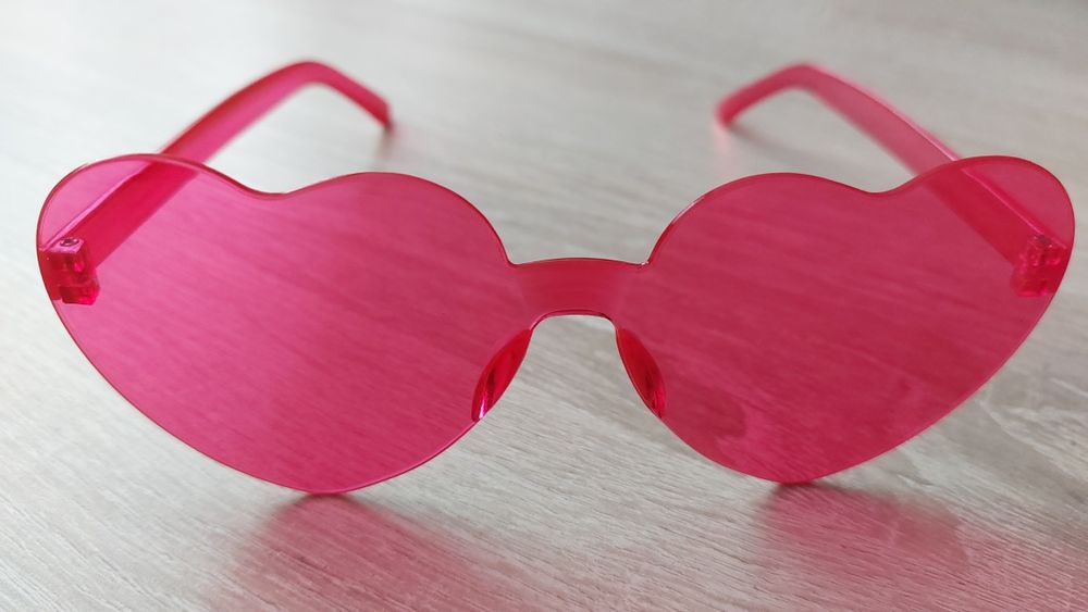 Nowe czerwone okulary imprezowe w kształcie serca - zestaw 20 sztuk