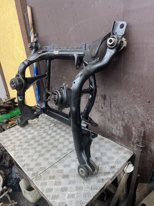 Передний подрамник мерседес мл 164 mercedes w164 ml