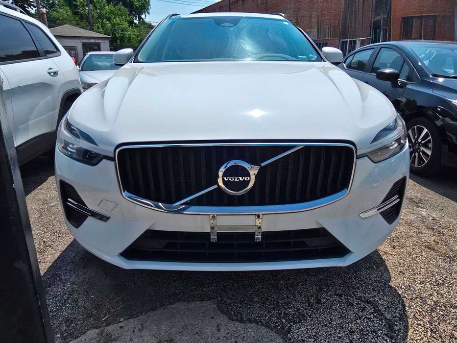 Volvo XC60 B5 Momentum      2022