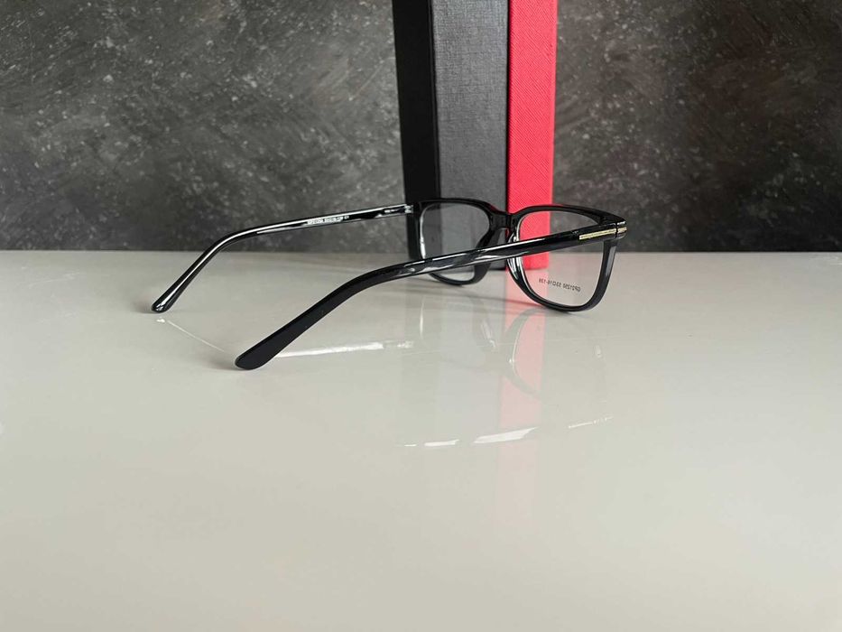 Stylowe okulary, oprawki, zerówki.