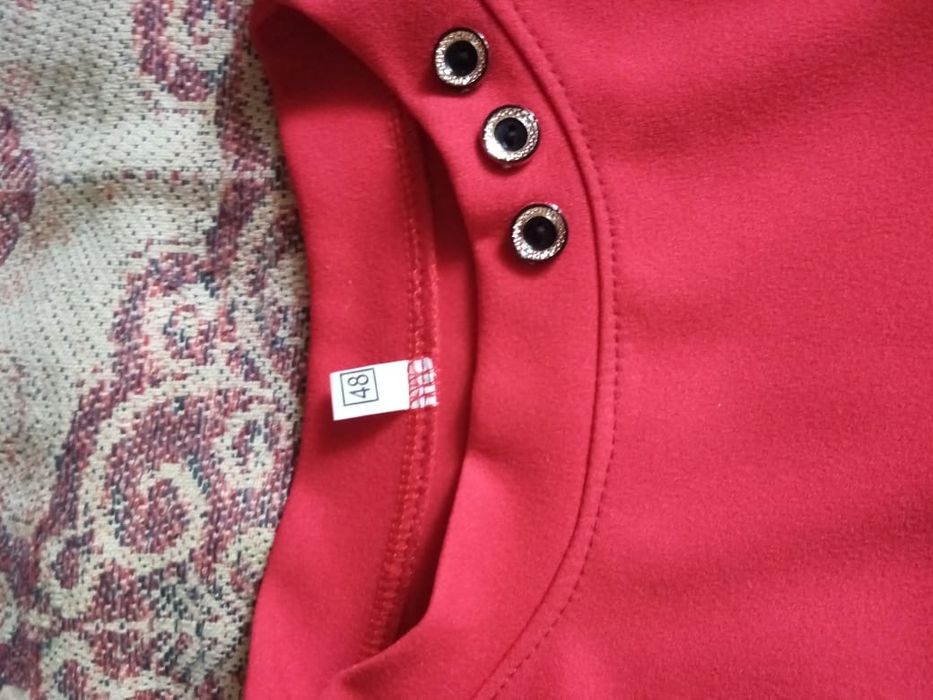 Костюм женский р. 48,