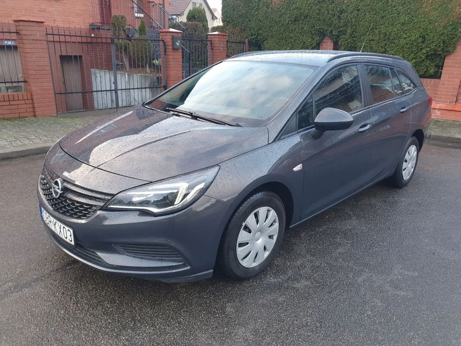 Opel Astra 1.6 Sports Tourer, stan idealny, książka serwisowa