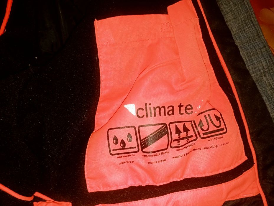 Зимова лижна куртка CELSIUS waterproof на 9-11 років, ріст 144-154 см