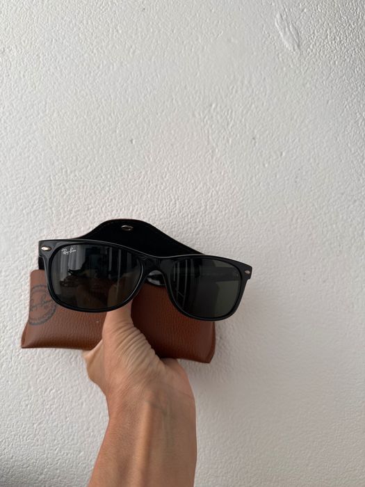 Óculos de sol Ray-Ban Wayfarer originais em preto com lentes verdes