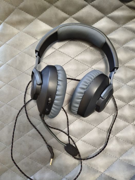 гарнитура JBL Quantum 100