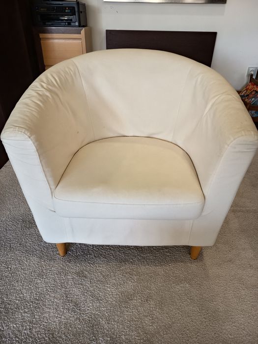 Poltrona cor bege IKEA