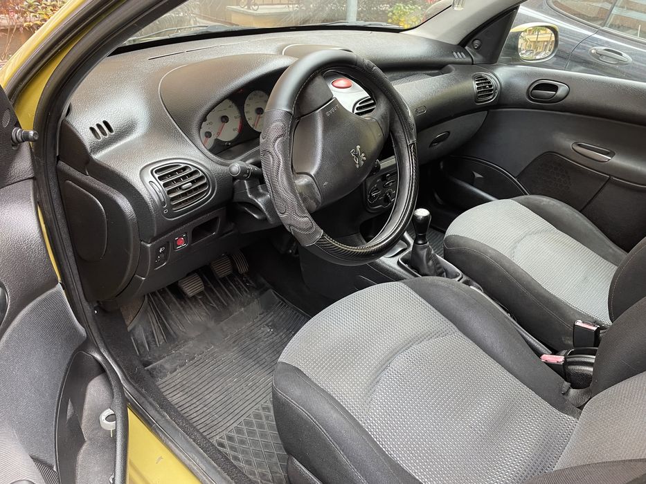 Двигатель Peugeot 206 пежо 206 SV 1.4-16 HDI 1.4-1.6 бензин Разборка