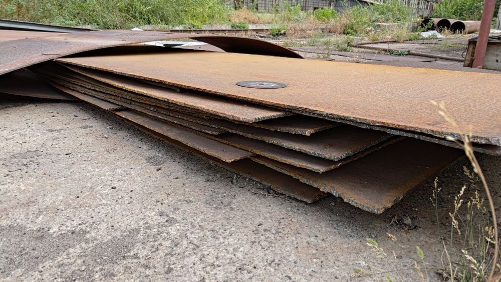 Листи сталеві від 2 до 200 мм