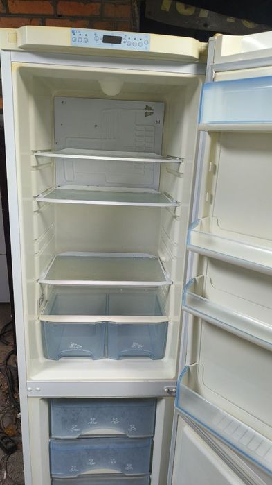 Продам холодильник Атлант