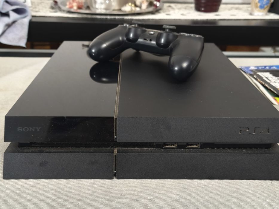 PlayStation 4 + jogos + comando