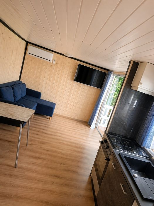 Domek letniskowy klimatyzowany nad jeziorem z linią brzegową Kaszuby