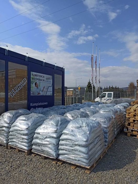 Asfalt w workach 25kg masa bitumiczna na zimno drogowa łatwa w użyciu