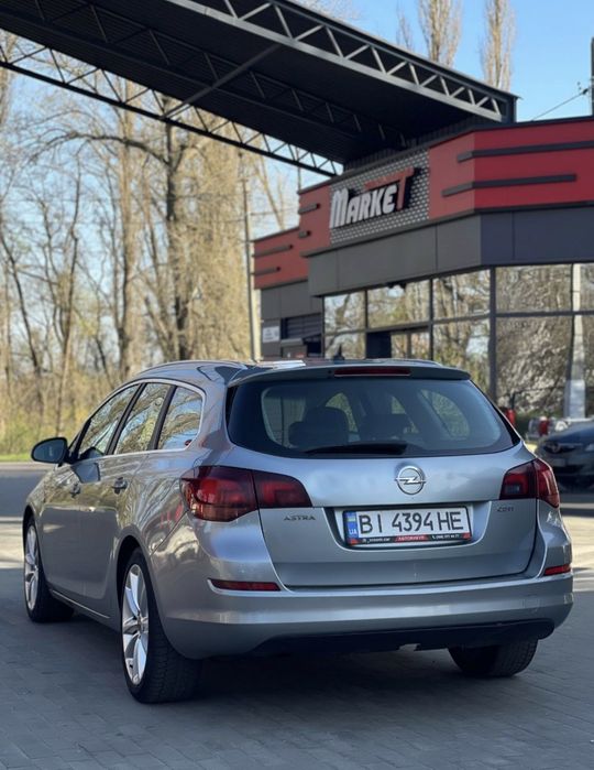 Opel Astra J Sports Tourer 1.7 CDTI