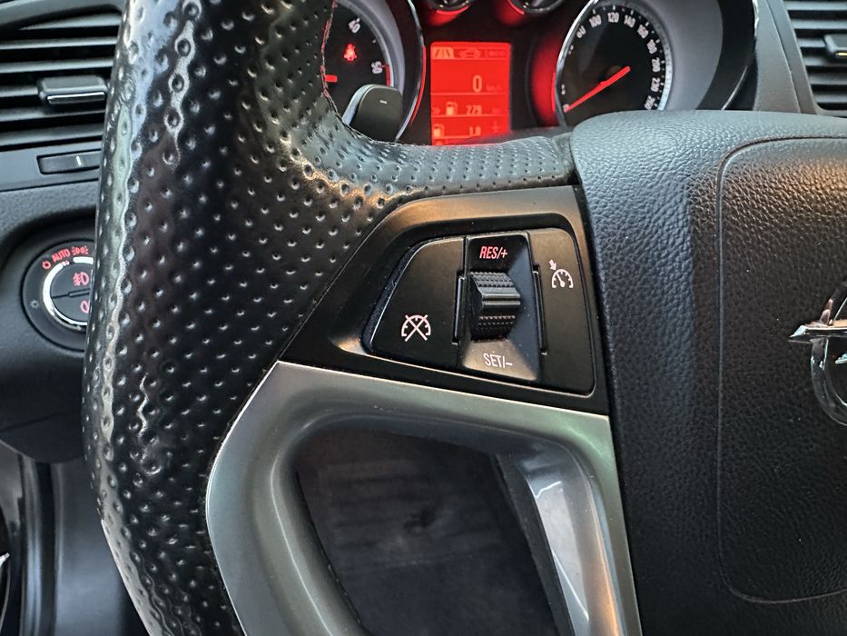 Продам автомобіль Opel Insignia