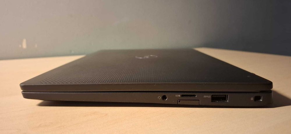 Dell Latitude 7400