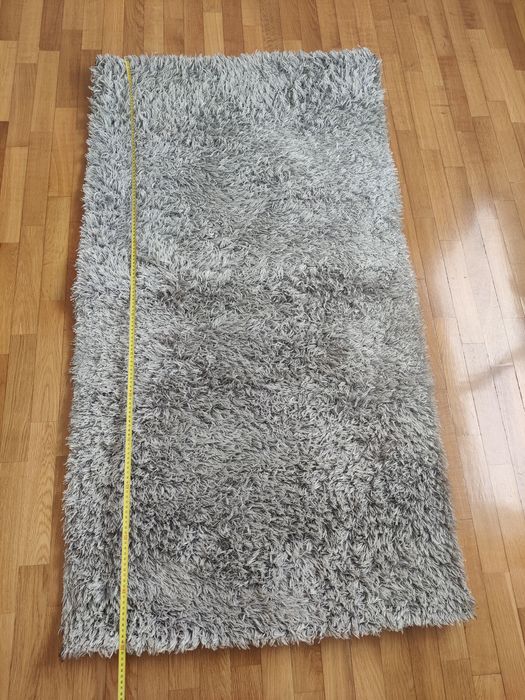 Tapete retangular cinzento