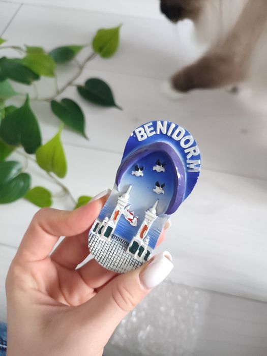 Magnes na lodówkę Hiszpania Benidorm niebieski nowy klapek japonek