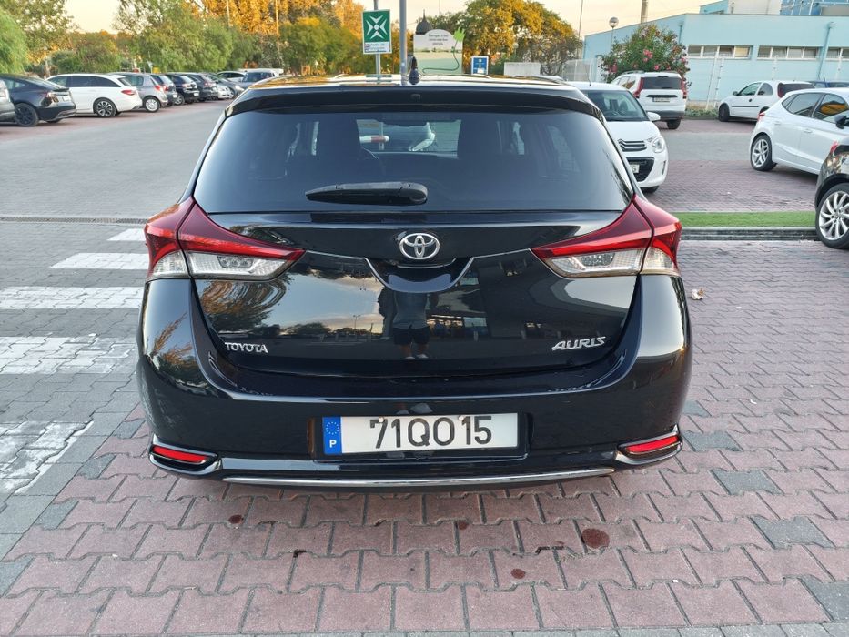 Toyota Auris 1.4 D — photo 4