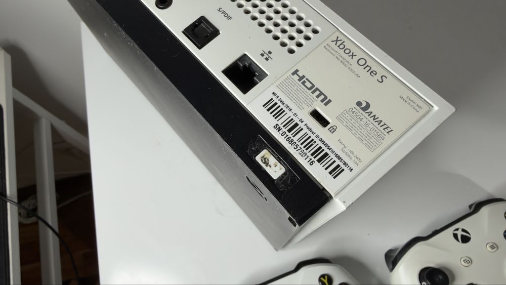Consola XBOX ONE S 1TB