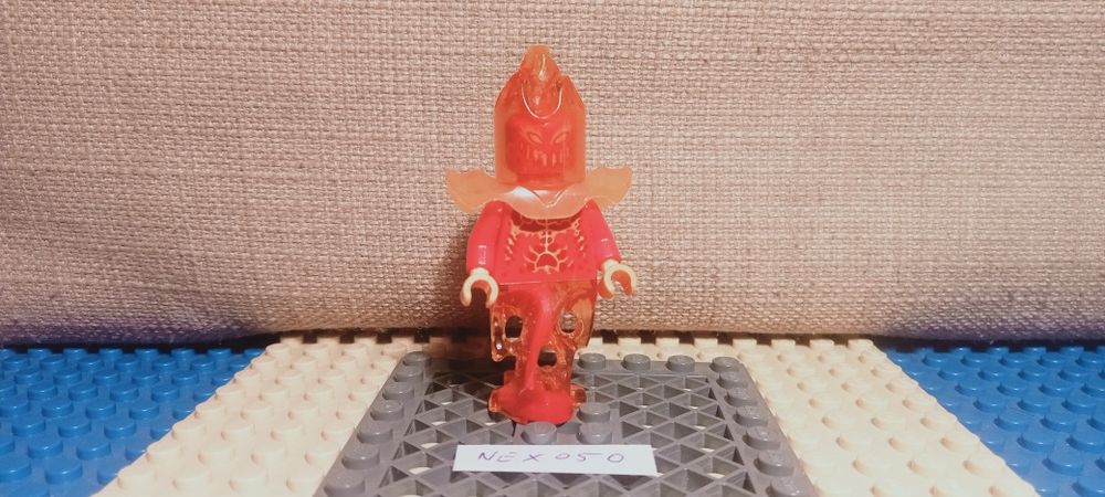 NEX050 Flama Lego Nexo Knights stan BDB + broń