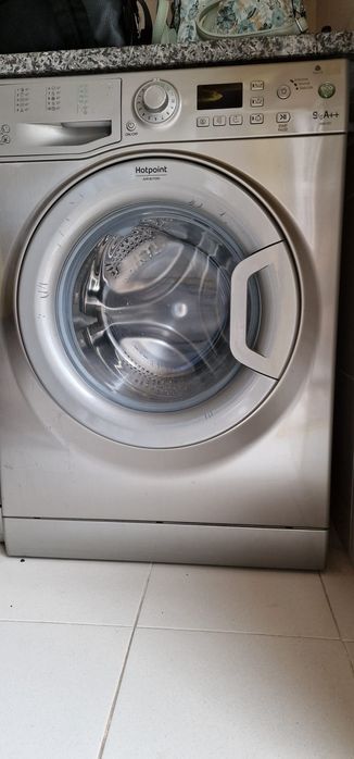 Máquina lavar roupa 9kg Ariston Hotpoint