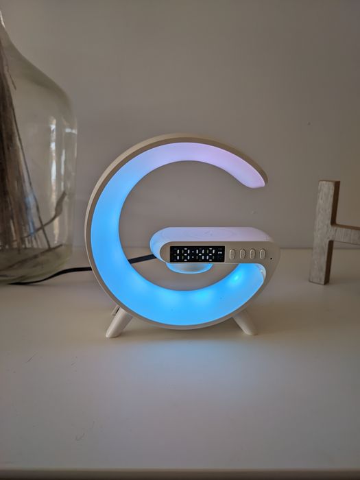 Candeeiro + coluna bluetooth + carregador sem fios