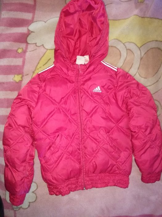 Куртка фирменная adidas тёплая.