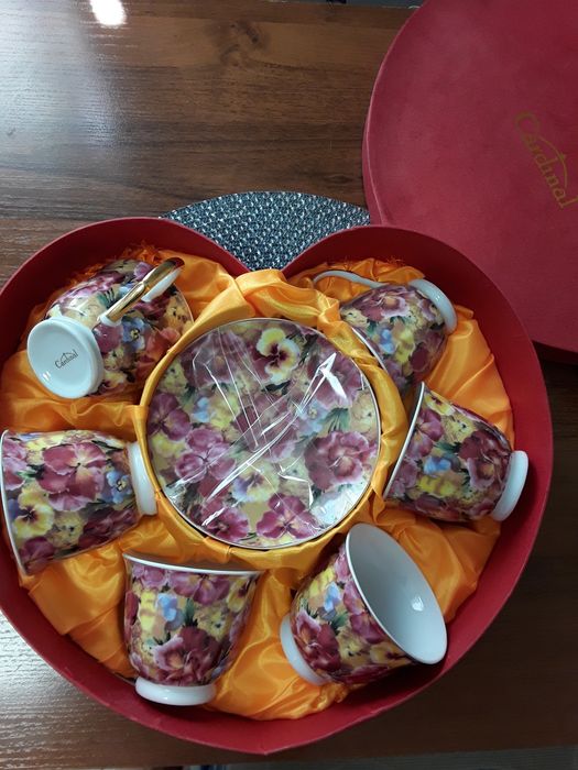 Продам чайный сервиз- Кардинал