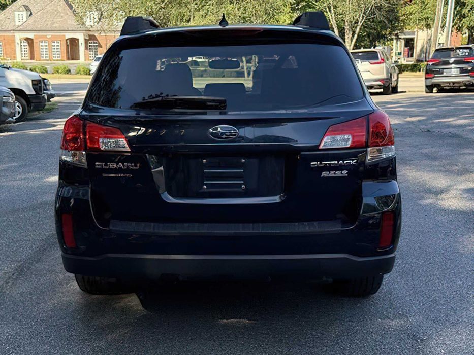 Subaru Outback 2.5i Limited      2013
