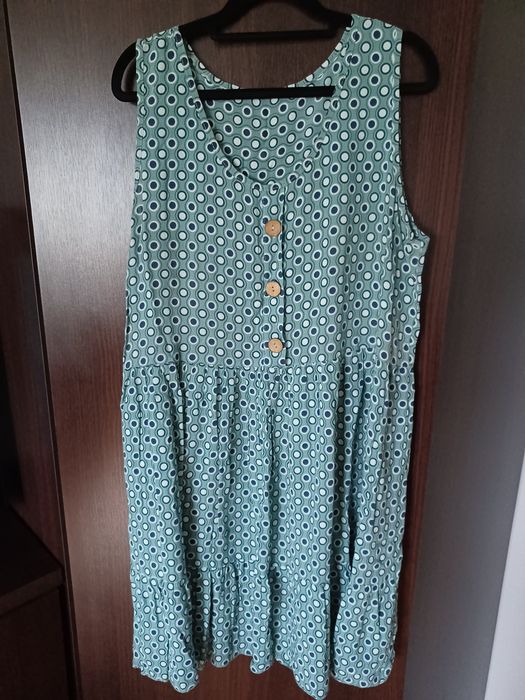 Letnia sukienka z wiskozy rozmiar XXL.