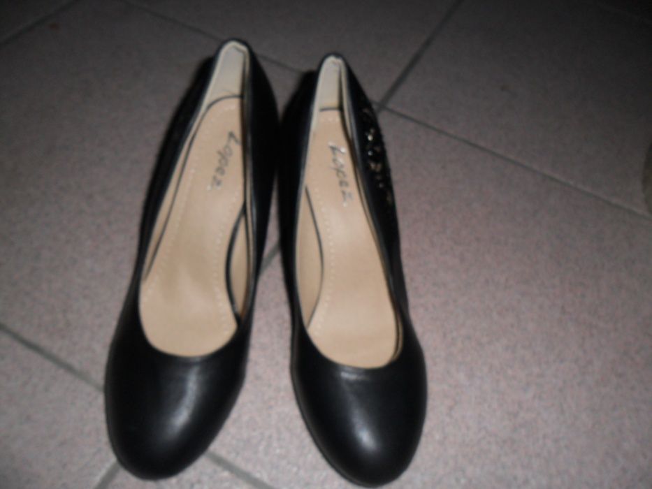 Sapatos de cunha tamanho 37