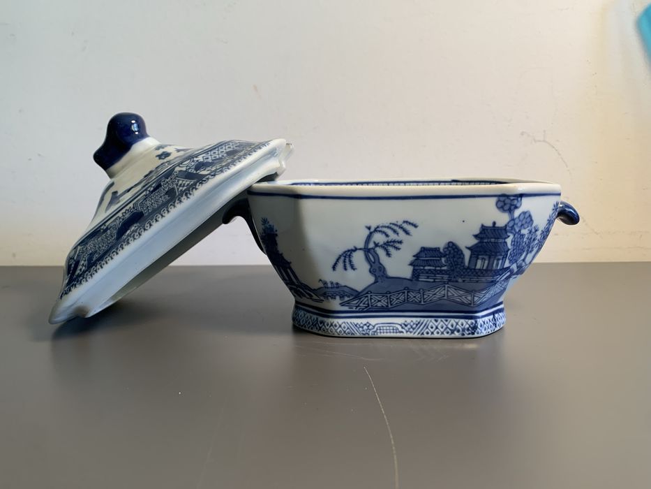 Conjunto prato, terrina e colher de porcelana antiga chinesa
