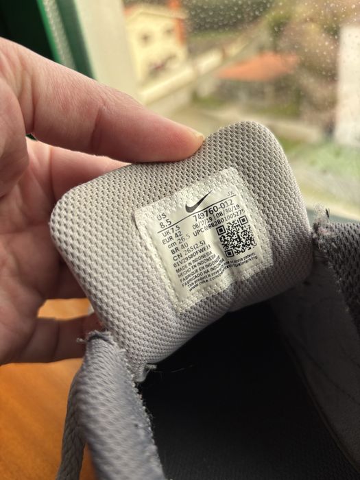 Nike Air Max Command Gris - 42