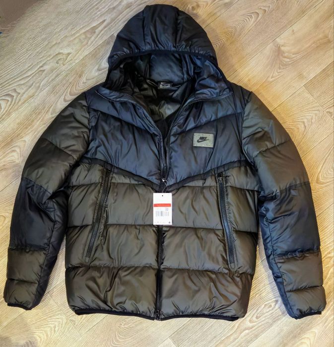 Суперклассная, новая куртка Nike