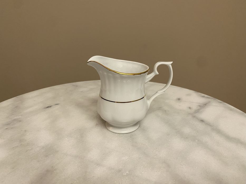 Porcelanowy mlecznik biało złoty CHODZIEŻ 300 ml