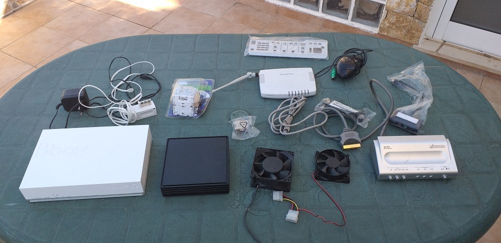Various Computer Items428961848309862404