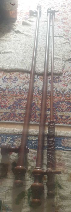 Varão de madeira para cortinas