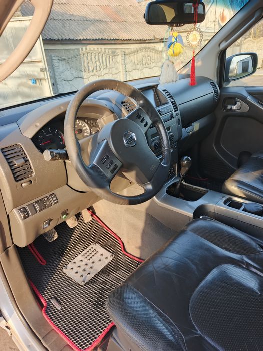 Продам nissan navara d40