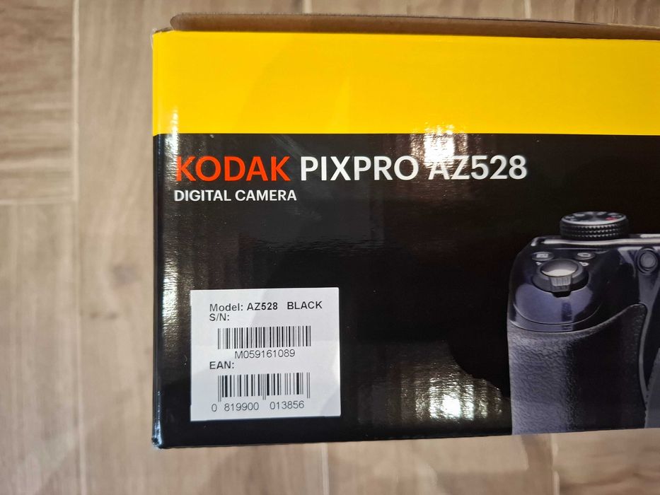 Aparat cyfrowy KODAK AZ528 16 Mpix Ultrazoom 52x CZARNY + Futerał