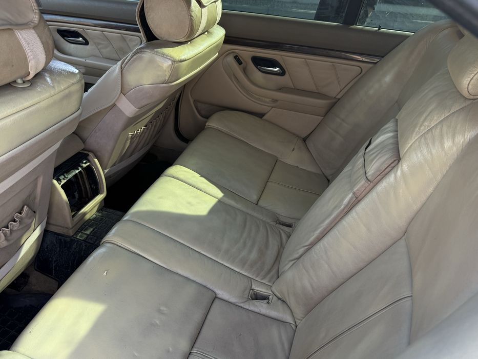 Продам BMW E39.