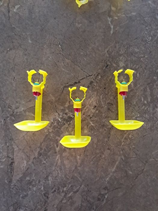 Поїлки ніпельні з чашкою. ОПТ