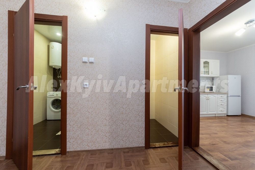 Подобово. 2х кімнатна,квартира на ВДНГ,Генератор!Метро Іподром,Теремки