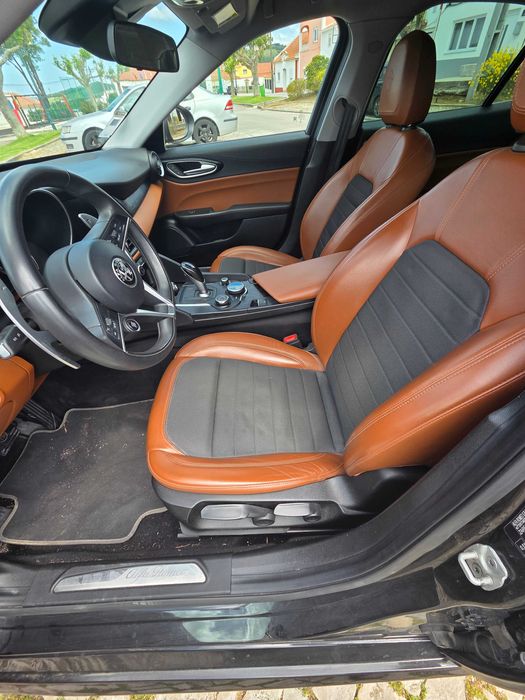 Alfa Romeo Giulia 2.2 Diesel AT8 Super | Nacional | Pele Camel | 118 mil km