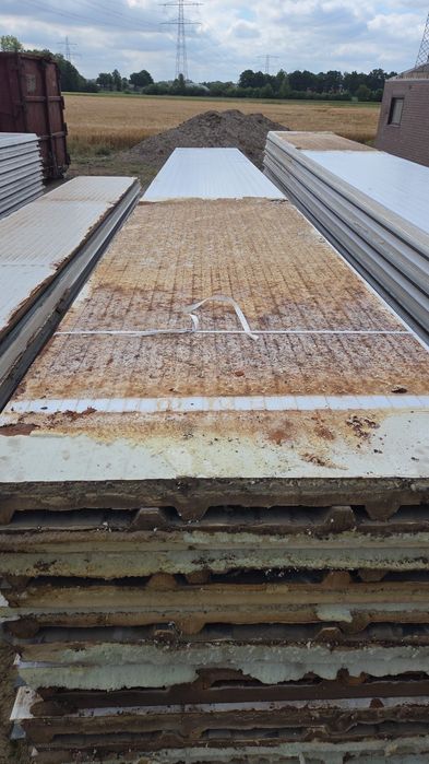 Płyta warstwowa dachowa 60 mm 6 cm gruba 8,8 m i 8,5m długości dostępne 1500 m2